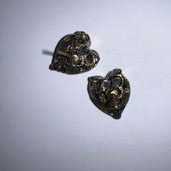 $3 HEART STUD EARRINGS. NEW. $3 if bundled - Picture 5 of 11